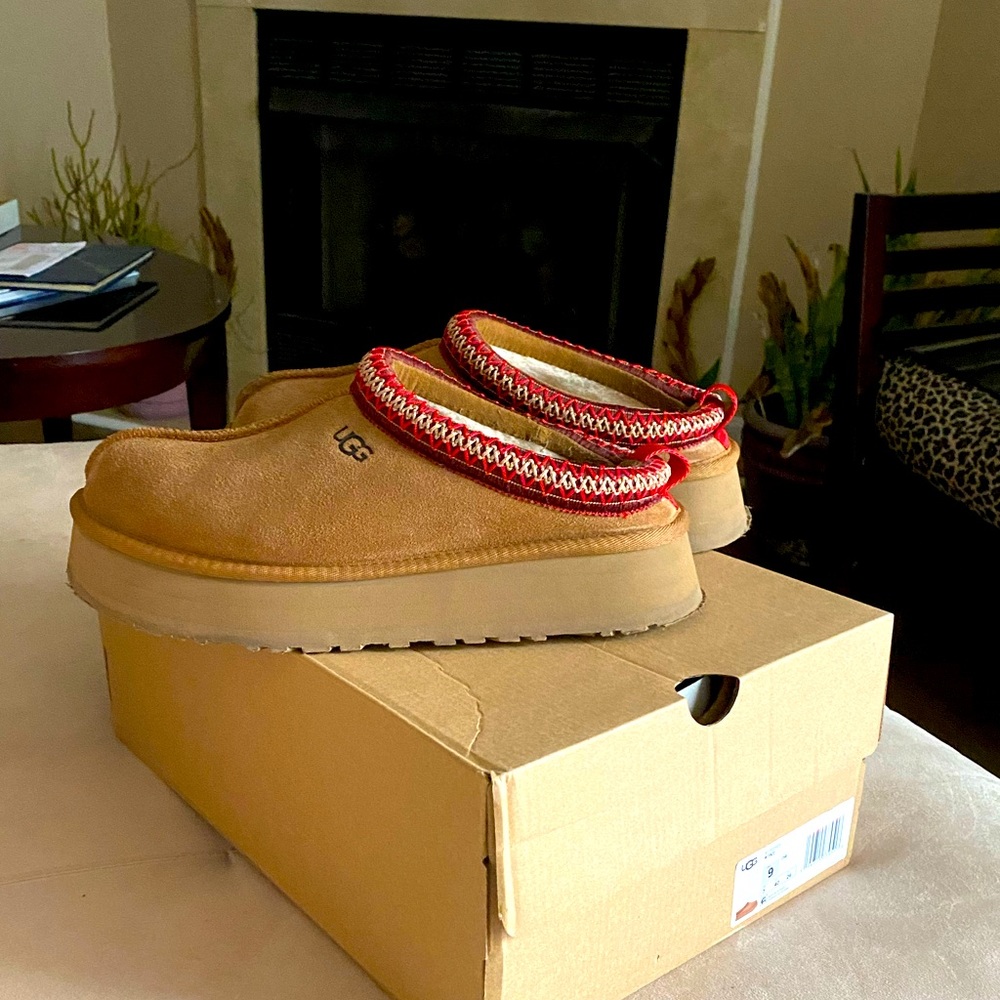 TAZZ Platform Uggs